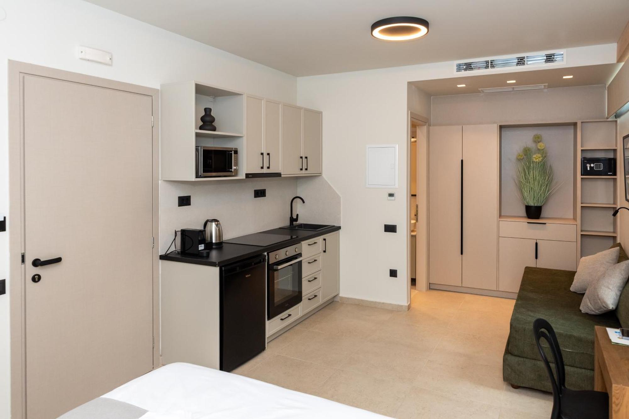 Apartment Tokyo Chios Town