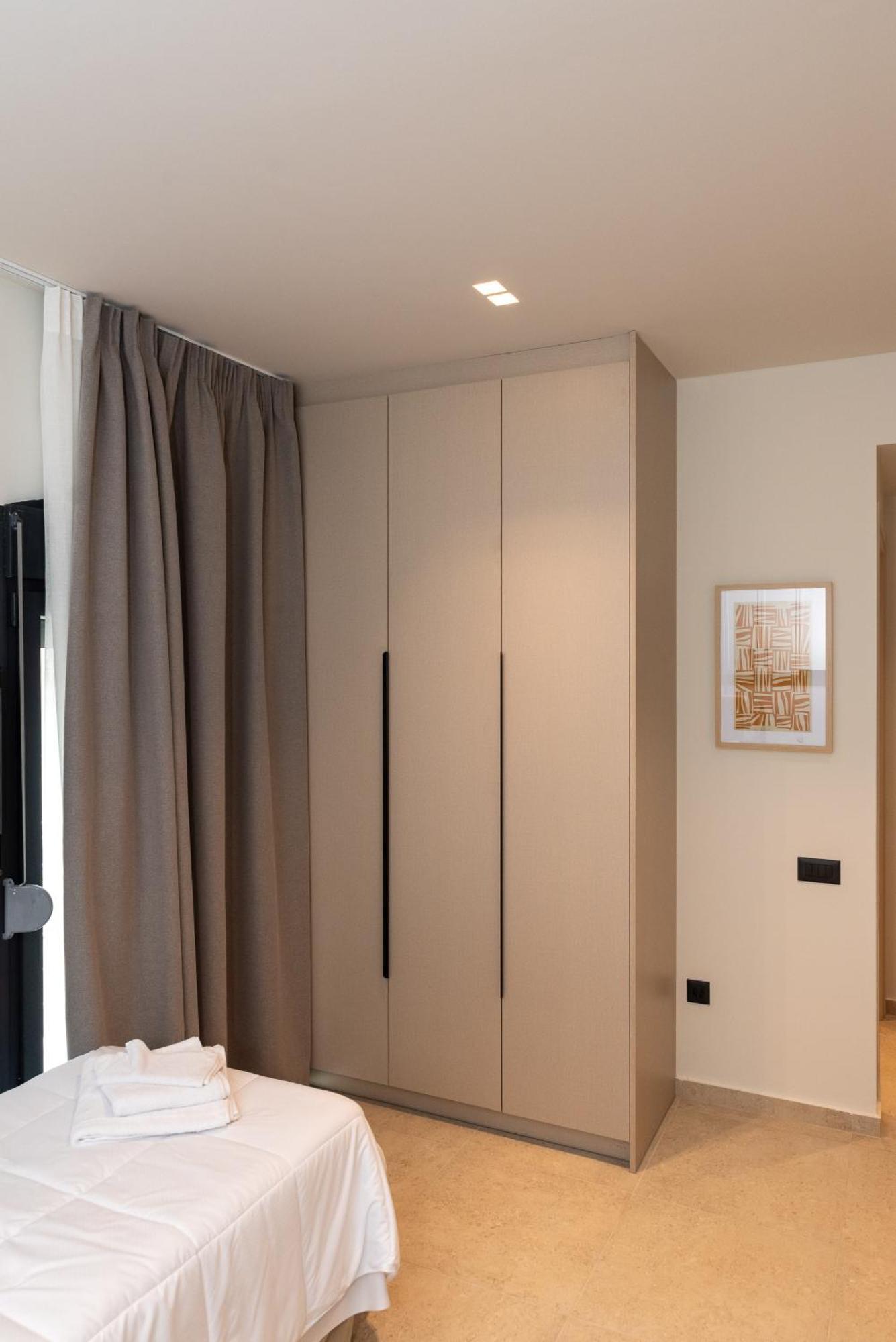 Tokyo Apartment *