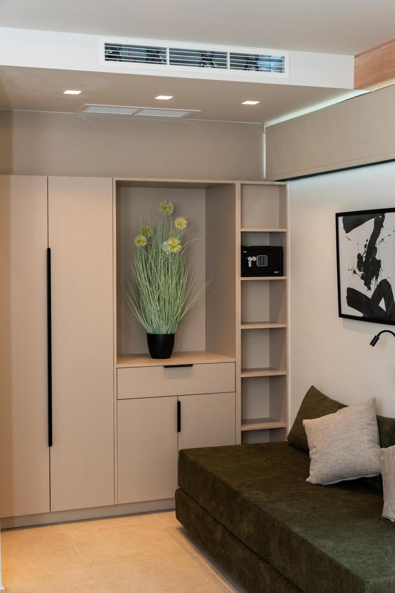 Tokyo Apartment *